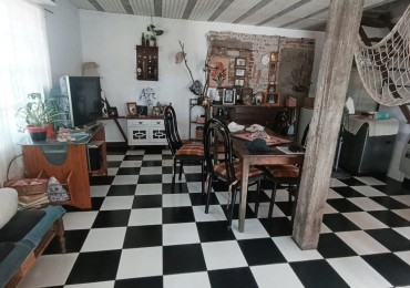 En venta hermosa propiedad en esquina desarrollada en dos plantas 