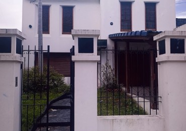 En venta hermosa casa zona Saenz Peña primer nivel 