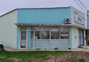 Oportunidad comercial en esquina - Salon de eventos + peluqueria