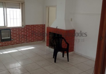 CASA APTA CREDITO SOBRE AVENIDA PRINCIPAL GRAN TERRENO EN VENTA !!!!!!!!